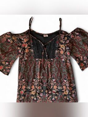 AUW Floral Cold Shoulder Top